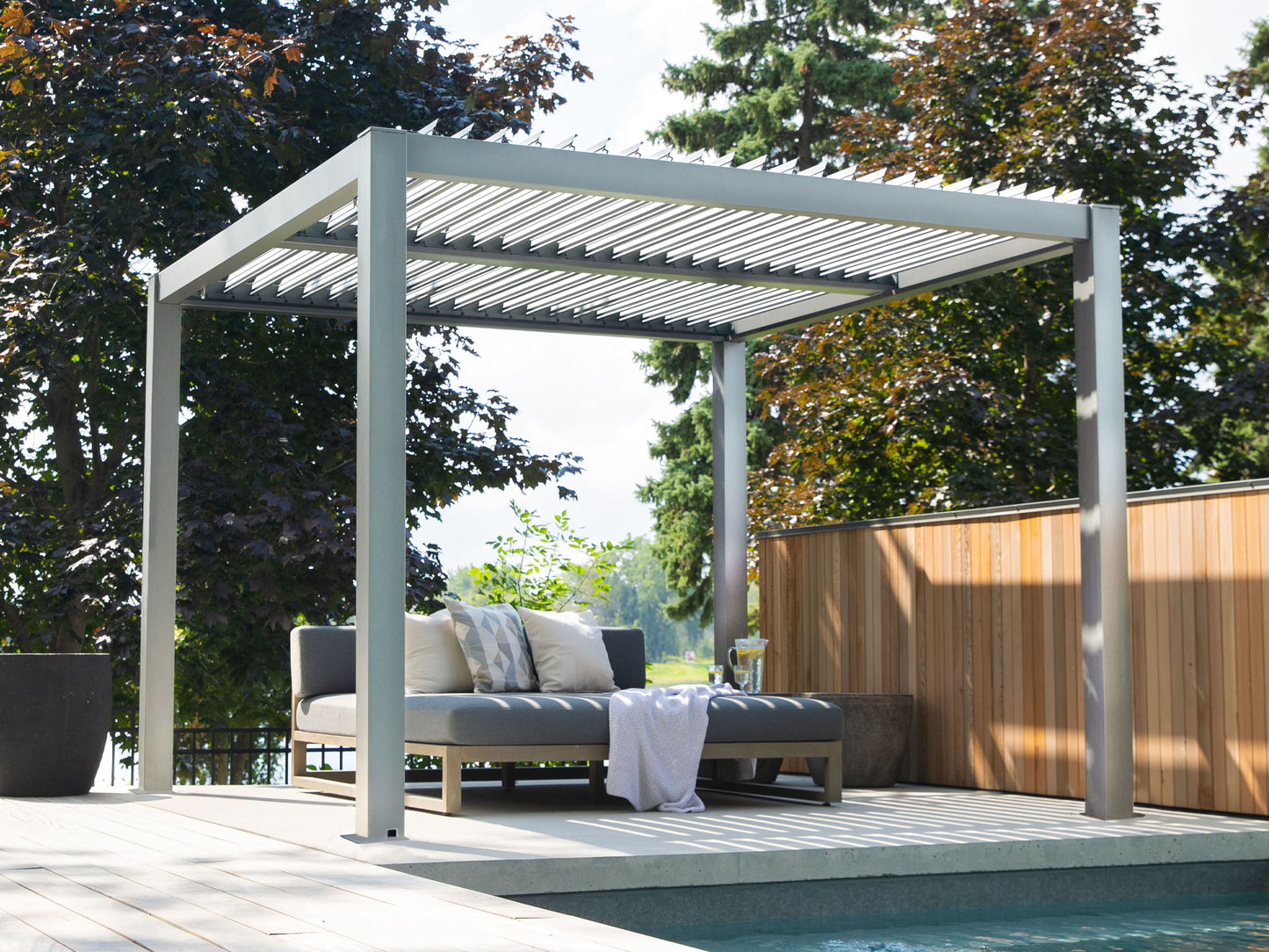 Vikos 10 x13 Aluminum stand alone Pergola